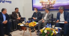به گزارش خبر انرژی به نقل از روابط عمومی بیمه ایران، در دومین روز فعالیت این نمایشگاه، جمعی از مدیران و کارشناسان صنعت پتروشیمی و بانک از غرفه بیمه ایران بازدید نمودند.