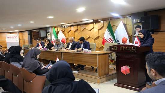 به گزارش خبر انرژی به نقل از روابط عمومی بیمه “ما”، نشست هم اندیشی و پرسش و پاسخ مدیران فنی با نمایندگان داوطلب چهار شعبه استان تهران با هدف دنبال کردن راهکارهای ارتقاء کیفیت خدمات شرکت با حضور مدیر بیمه های عمر و مستمری، مدیر بیمه های اتومبیل، مدیر بیمه های اتش سوزی، مدیر بیمه های اشخاص، مدیر بیمه های باربری، ، سرپرست بیمه های مهندسی و مسئولیت و سرپرست مدیریت بازاریابی، فروش و امور مشتریان برگزار شد.