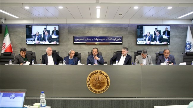 به گزارش خبرانرژی به نقل از اتاق ایران: صدوشانزدهمین و آخرین نشست شورای گفت‌وگو در سال ۱۴۰۱ برگزار شد. در این نشست ضمن تصویب اعضا مبنی بر تهیه بسته پیشنهادی از سوی دبیرخانه شورای گفت‌وگو درباره راهکارهای بازگشت ثبات به بازار ارز ظرف ۴۸ ساعت آینده، مشکلات و مسائل مربوط به حوزه کشاورزی مطرح و بررسی شد.