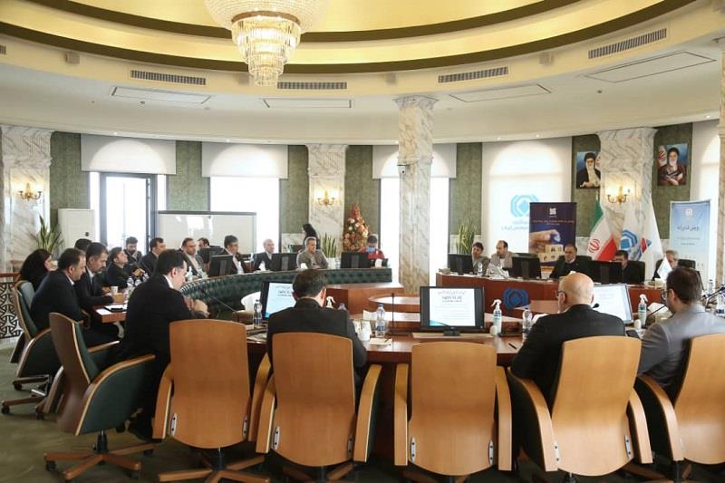 به گزارش خبر انرژی به نقل از اداره کل روابط عمومی و امور بین الملل بیمه مرکزی، دکتر بنیادی نائینی ضمن تقدیر از تلاش شرکت های بیمه در راستای فراهم سازی زمینه های اتصال به سامانه سپاس(سامانه پرونده الکترونیک سلامت) گفت: خوشبختانه با هم  افزایی خوبی که میان شرکت های بیمه و شرکت های دانش‌بنیان در  این حوزه صورت گرفته، شاهد ارائه سامانه های هوشمند تخصصی بیمه درمان تکمیلی هستیم.