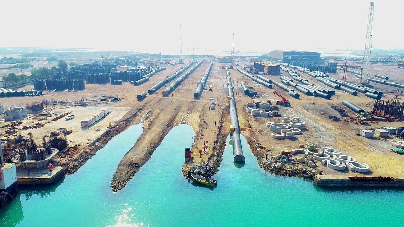 به گزارش خبرانرژی  به نقل از ایسنا: علی‌اکبر محرابیان عصر امروز ۲۰ بهمن‌ماه در جمع خبرنگاران در زرند استان کرمان اظهار کرد: امروز در شهرستان زرند دو واحد گازی نیروگاه سیکل ترکیبی افتتاح شد و این نیروگاه با سرعت بسیار خوبی احداث و برق آن در شبکه استفاده شد.