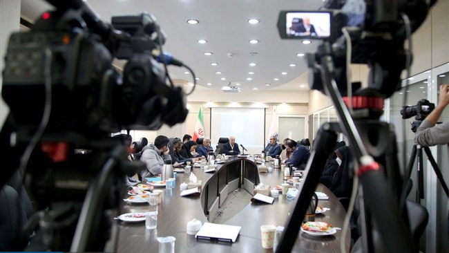 به گزارش خبرانرژی: طبق برنامه‌ریزی انجام شده قرار است سومین کنفرانس ملی دوسالانه اقتصاد آب، دوم و سوم اسفند برگزار شود. در نشست خبری این کنفرانس، تخصیص و بازتخصیص آب به عنوان محور اصلی مراسم مورد توجه قرار گرفت و از اقتصاد به عنوان ابزاری برای مدیریت ابرچالش موجود در حوزه آب یاد شد.