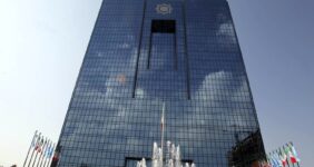 به گزارش خبر انرژی به نقل از روابط عمومی بانک مرکزی، مجموع عرضه ارز به صورت حواله در سامانه نیما و مرکز مبادله ارز و طلای ایران امروز (یکشنبه مورخ ۱۴۰۱٫۱۲٫۲۱) معادل ۵۲۴ میلیون دلار و مجموع ارز معامله شده به صورت حواله معادل ۲۵۷ میلیون دلار بود.