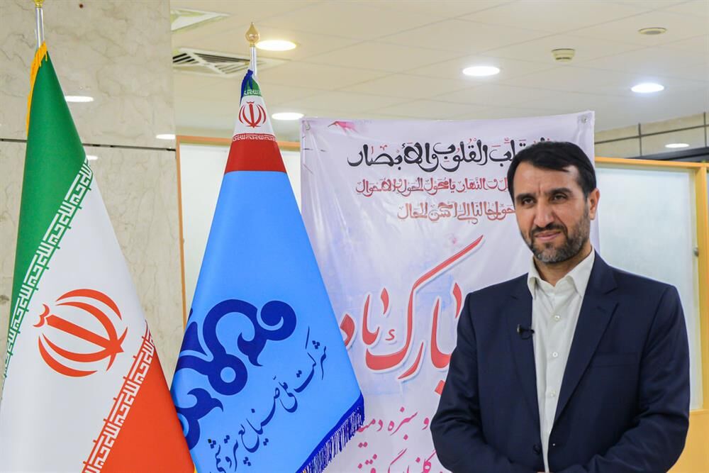 به گزارش خبر انرژی، به نقل از شرکت ملی صنایع پتروشیمی، مرتضی شاهمیرزایی روز سه‌شنبه (هشتم فروردین‌ماه) در دیدار نوروزی با مدیران و کارکنان صنعت پتروشیمی، با تبریک فرارسیدن نوروز که با ماه مبارک رمضان قرین شده به همه همکاران خود در صنعت پتروشیمی اظهار کرد: با توجه به اینکه راهبرد سال نو را رهبر فرزانه انقلاب با عنوان رشد تولید و مهار تورم مشخص کردند، به لطف خدا و با تکیه بر داشته‌های فنی همکاران متخصص صنعت پتروشیمی، امسال را سال خوبی پیش‌بینی می‌کنیم، به‌نحوی‌ که فاصله معناداری با سال‌های پیش برای تولید بیشتر از ظرفیت نصب‌شده تحقق یابد.