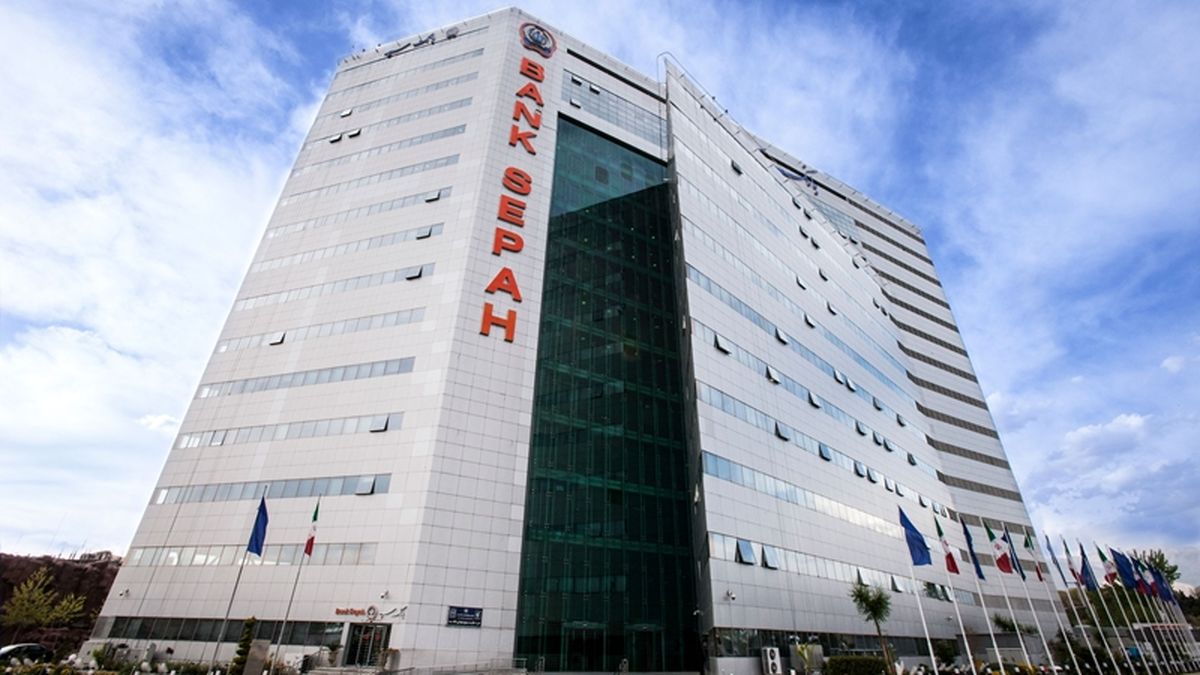 به گزارش خبر انرژی به نقل از پایگاه اطلاع رسانی بانک سپه، دانشجویان و دانش آموختگان مقاطع تحصیلی کارشناسی ارشد و دکتری در رشته های تحصیلی مدیریت (گرایش های مالی، بازرگانی، کسب و کار و …)، اقتصاد، مهندسی صنایع، فناوری اطلاعات و کامپیوتر می توانند با اجرای طرح های پژوهشی مورد نظر بانک سپه از مزایای طرح جایگزین خدمت نخبگان و کسر خدمت سربازی بهره مند شوند.