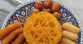 به گزارش خبرانرژی به نقل از تسنیم: علی بهره‌مند؛ رئیس اتحادیه دارندگان قنادی، شیرینی‌فروشی و کافه قنادی تهران اظهار داشت: قیمت مصوب برای فروش ایام در ماه مبارک رمضان به اعضای اتحادیه اعلام شد.