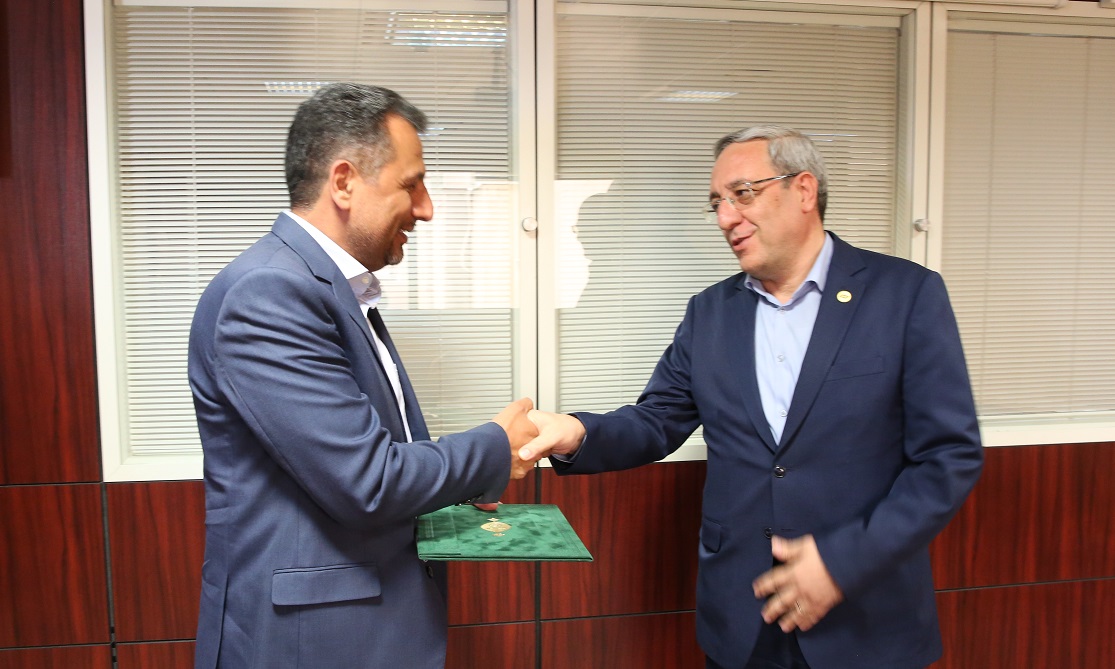 به گزارش خبر انرژِی به نقل از روابط عمومی بیمه البرز، موسی رضایی، مدیرعامل بیمه البرز طی حکمی حمیدرضا علیزاده محب را به عنوان سرپرست معاونت توسعه منابع و پشتیبانی این شرکت منصوب کرد.