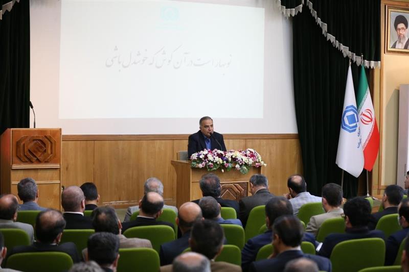 به گزارش خبر انرژِی به نقل از اداره کل روابط عمومی و امور بین الملل بیمه مرکزی مهندس مجید بهزادپور که در جمع همکاران بیمه مرکزی سخن می‌گفت با اعلام این مطلب افزود: مردمی سازی محصولات و خدمات بیمه ای که در سند تحول اقتصادی بر آن تاکید شده  می تواند دو محصول آرامش و امنیت را در کشور گسترش دهد.