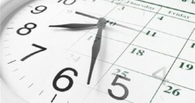 به گزارش خبرانرژی به نقل از ایسنا، تغییر ساعت به شکلی که ما می‌شناسیم برای اولین بار در ۱۸۹۵ پیشنهاد شد و نخستین باری که ساعت به صورت رسمی به مناسبت بهار تغییر کرد، ۱۹۰۸ در شهر تندربای انتاریو در کانادا بود و بعد از آن در ۱۹۱۶، آلمان اولین کشوری بود که به صورت کشوری تغییر ساعت را در دستور کار خود قرار داد و بریتانیا و فرانسه هم ظرف چند هفته به این تصمیم پیوستند.