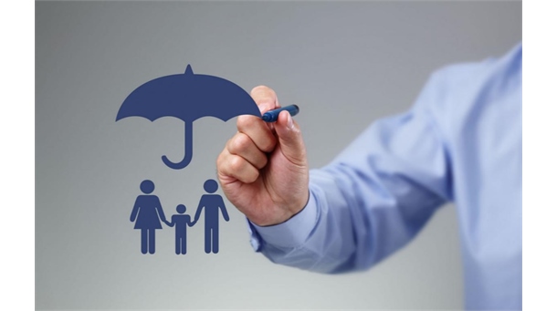 به گزارش خبر انرژی به نقل از پایگاه اطلاع‌رسانی سازمان بنادر و دریانوردی، علی اکبر صفایی مدیرعامل سازمان بنادر و دریانوردی با اعلام این خبر، در تشریح  آخرین وضعیت بیمه ملوانان اظهار داشت: بر اساس بند خ تبصره 11 بودجه سال 1402 که به بخش مسکن و حمل و نقل اختصاص دارد، مقرر شده است که مبلغ 500 میلیارد تومان از محل وجوه حاصل از واگذاری اموال و دارایی­های منقول و غیرمنقول مازاد و واگذاری طرح‌های تملک دارایی­های نیمه ­تمام برای برقراری بیمه ملوانان تامین شود.