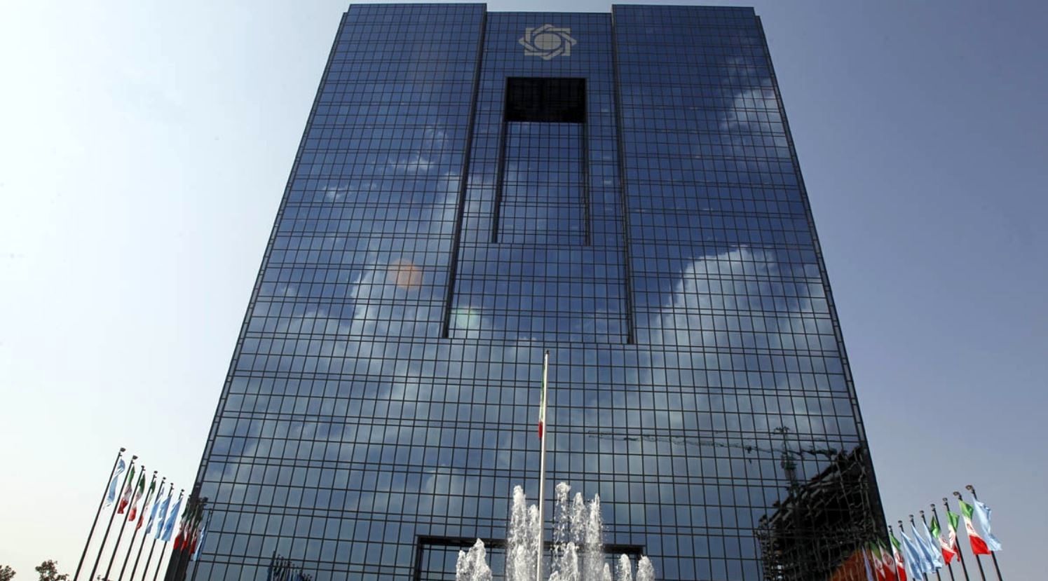 به گزارش خبر انرژی به نقل از روابط عمومی بانک مرکزی، مجموع عرضه ارز به صورت حواله در سامانه نیما امروز (شنبه مورخ ۱۴۰۲/۰۲/۳۰) معادل ۱۵۲ میلیون دلار و مجموع ارز معامله شده به صورت حواله معادل ۱۴۱ میلیون دلار بود.