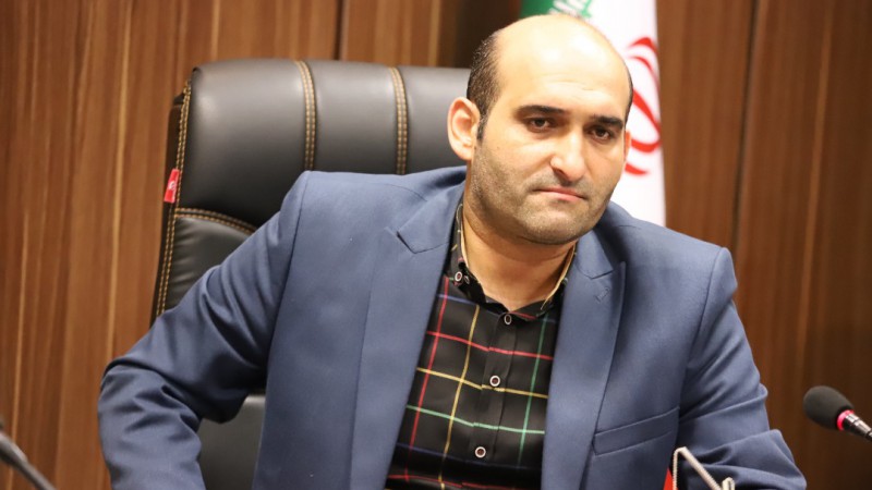 به گزارش خبر انرژی، مرجان گودرزی- گیلان: رئیس کمیسیون فرهنگی با تشکراز حضور اعضای محترم شورا، مشاورین محترم و اصحاب رسانه عنوان کرد: این ایام ( 18 اردیبهشت روز فرهنگ پهلوانی و ورزش زورخانه ای) را خدمت همه ورزشکاران و پهلوانان و همچنین روز جهانی صلیب سرخ و هلال احمر را به عزیزان زحمتکش هلال احمر که در موارد مختلف یار و یاور مردم هستند تبریک عرض میکنم.