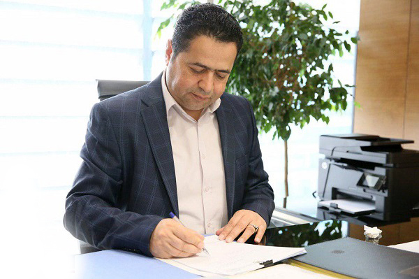 به گزارش خبرانرژی: دولت باید بپذیرد که برای بهبود اقتصاد، راهی جز کوچک‌سازی و چابک‌سازی خود ندارد. تا زمانی که شرکت‌ها و واحدهایی در چارچوب خصوصی؛ اما در باطن دولتی، سهم بالایی در بازار و اقتصاد دارند، بخش خصوصی واقعی با منابع و قدرت اندکی که در اختیارش است، توان فعالیت ندارد.