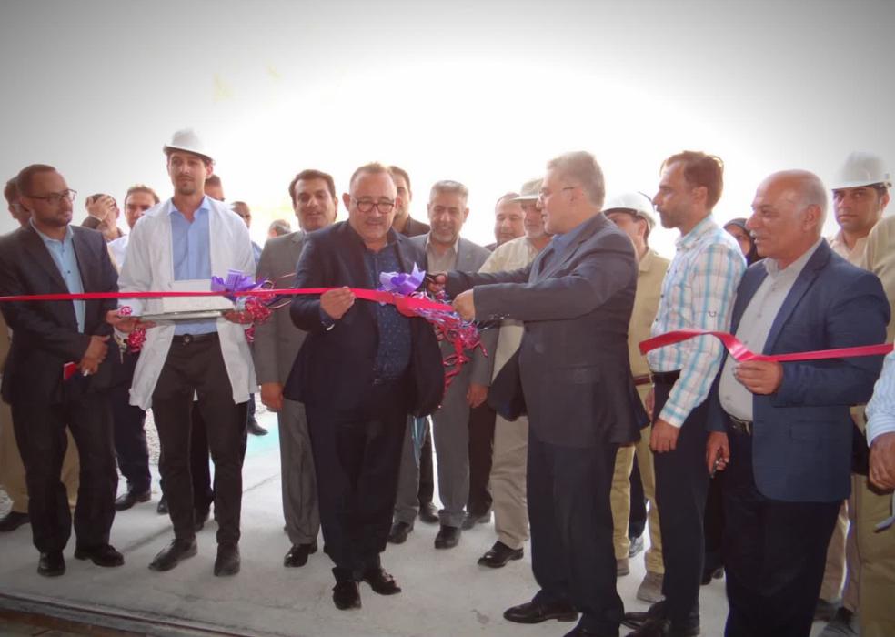 به گزارش خبر انرژی به نقل از روابط عمومی بانک صنعت و معدن، این واحد تولیدی با حضور معاون هماهنگی امور اقتصادی و توسعه منطقه ای وزیر کشور و استاندار بوشهر روز چهارشنبه هفدهم خردادماه در شهرستان دشتی افتتاح گردید.