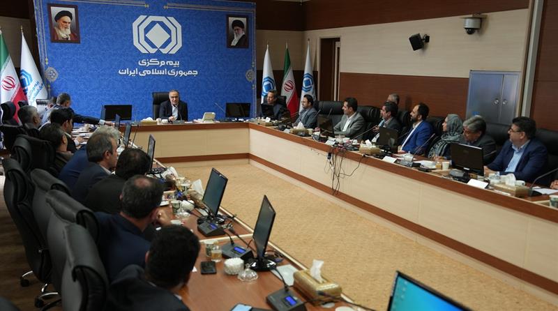 به گزارش خبر انرژی به نقل از اداره کل روابط عمومی و امور بین الملل بیمه مرکزی، مهندس مجید بهزادپور که در بخش نخست نشست، شنونده مسائل، مشکلات و برخی گلایه های شبکه فروش بود با تاکید بر اراده نهادناظر برای بازیابی جایگاه آنان، اظهار داشت: بیمه مرکزی به دنبال ایجاد فضایی است تا تمامی ارکان شبکه فروش صنعت بیمه در میدانی عادلانه و منطبق با منطق کسب و کار به فعالیت بپردازند.