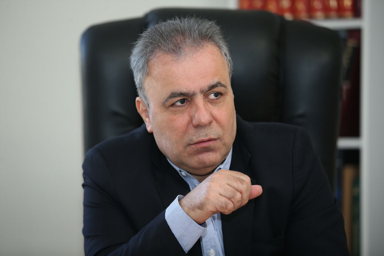 دکتر امیرحسام اسحاقی، عضو هیئت علمی و استاد دانشگاه