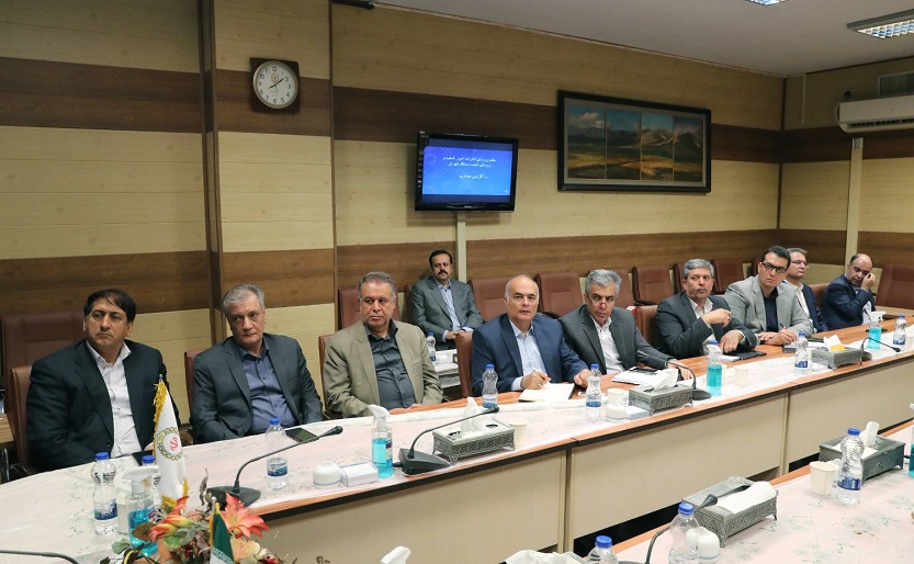 به گزارش خبر انرژی به نقل از روابط عمومی بانک ملی ایران، بیژن مقدم بیرانوند در این مراسم که حسن کاظمی عضو هیات عامل و معاون منابع انسانی، روسای ادارات کل حوزه مدیریت و روابط عمومی و همچنین روسای شعب مستقل بانک حضور داشتند، با بیان اینکه رییس شعبه، نماد و ویترین بانک است، افزود: باید بهترین ها در منصب روسای شعب باشند.