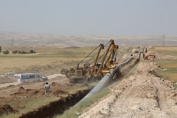 به گزارش خبرانرژی به نقل از شانا، ویرایش جدید اسناد همسان پیمان‌ ئی‌پی‌سی (طراحی و مهندسی، تأمین مصالح و تجهیزات، ساختمان و نصب) و پیمان پی‌سی (تأمین مصالح و تجهیزات، ساختمان و نصب) برای استفاده در صنایع نفت، گاز، پتروشیمی و پالایش و پخش، طی ابلاغیه ۲۹۶-۲۰.۲ مورخ یکم تیرماه وزیر نفت و پیرو انتشار این اسناد از سوی رئیس سازمان برنامه و بودجه کشور به‌صورت لازم‌الاجرا ابلاغ شد.