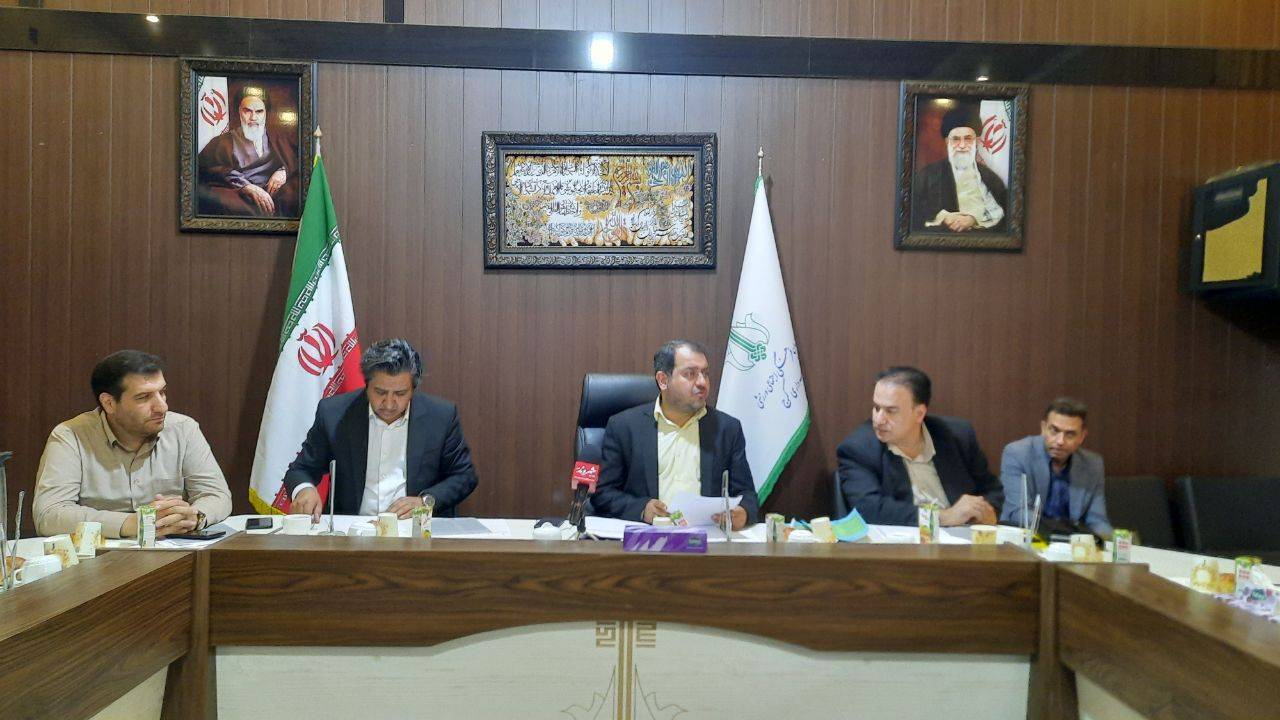 به گزارش خبر انرژی  : رضوانی| امیر اشتری در نشست خبری با اصحاب رسانه که به مناسبت عید غدیر خم برگزار شد با اشاره به اینکه رویکرد این سازمان در برگزاری برنامه‌های ویژه عید غدیر خم، توجه به محلات مختلف با موضوعیت توزیع عادلانه سرانه‌های فرهنگی است،افزود:با برگزاری بیش از ۱۱۰ جشن محله‌ای و برپایی مواکب پذیرایی و فرهنگی با اولویت مناطق کم برخوردار تلاش می کنیم با برگزاری این جشن‌ها، نوای عید غدیر در محلات مختلف شهر طنین انداز شود .