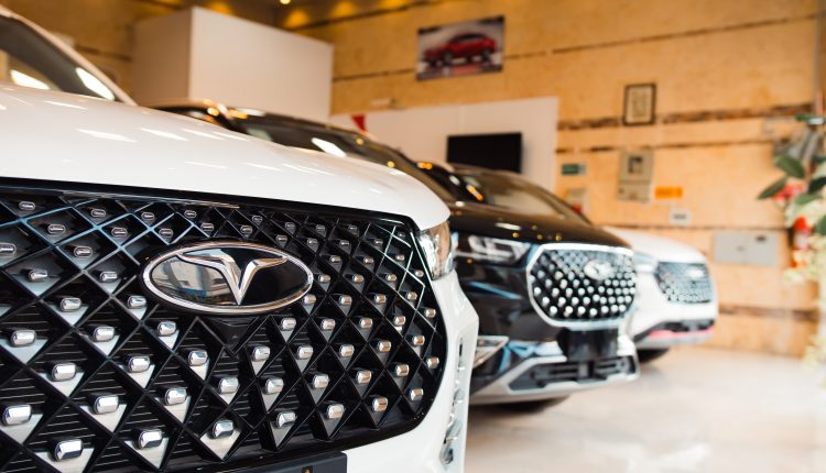 به گزارش خبر انرژِی به نقل از اقتصاد خودرو– خودروسازانی همچون مدیران خودرو ، کرمان موتور و…. که از یک سو مدعی خصوصی بودن هستند و از سوی دیگر صرفا به وارد کننده قطعه و مونتاژکاری می پردازند و در نهایت نیز نسخه خصوصی سازی کل خودروسازی کشور را تجویز می‌کنند.