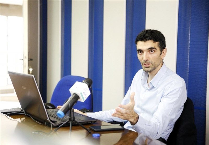 به گزارش خبرانرژی به نقل از تسنیم، نیما حامد انسانیت، کارشناس مدیریت منابع آب در نشستی خبری اظهار داشت: یکی از بزرگترین معضلاتی که به خصوص در دهه اخیر در بحث آب و محیط زیست، چه در فضای رسانه‌ای و چه در فضای تصمیم‌گیری مطرح است، استفاده از عناوینی فاقد تعریف مشخص نظیر “کم‌آبی”، “بحران آب” و یا بعضاً “ورشکستگی آبی” است.