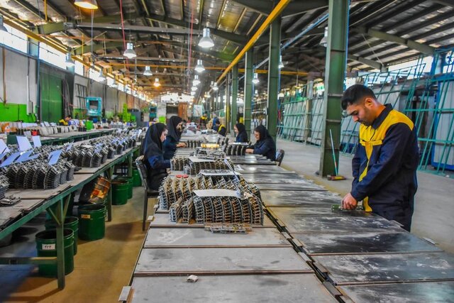 به گزارش خبرانرژی به نقل از حمید نجف: در ارزیابی عملکرد دوساله دولت سیزدهم و تحقق برنامه‌های دولت ابراز عقیده کرد و گفت: یکی از اقدامات مثبت و موثر دولت سیزدهم احیای کارخانه‌های راکد و تعطیل شده بود که باعث شد بسیاری از کارگرانی که خانه‌نشین شده بودند، روحیه گرفته و به کار بازگشتند.