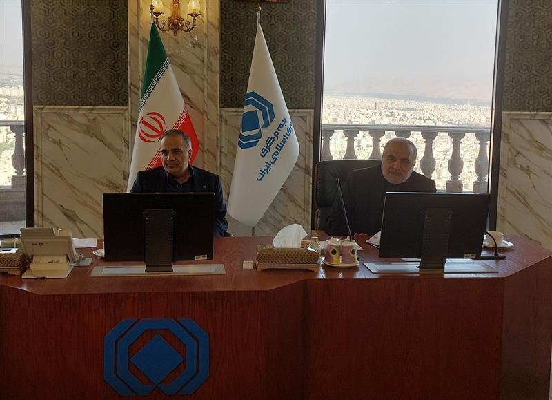 به گزارش خبر انرژِی به نقل از اداره کل روابط عمومی و امور بین الملل بیمه مرکزی ، رییس کل بیمه مرکزی با بیان این مطلب در جلسه مشترک با مدیر کل شورای عالی ایرانیان خارج از کشور وزارت امور خارجه گفت: دغدغه صنعت بیمه معرفی خدمات بیمه به سایر بخش ها و متعاقب آن بهره گیری از امکانات و ظرفیت های بخش های مختلف برای توسعه بیمه است.