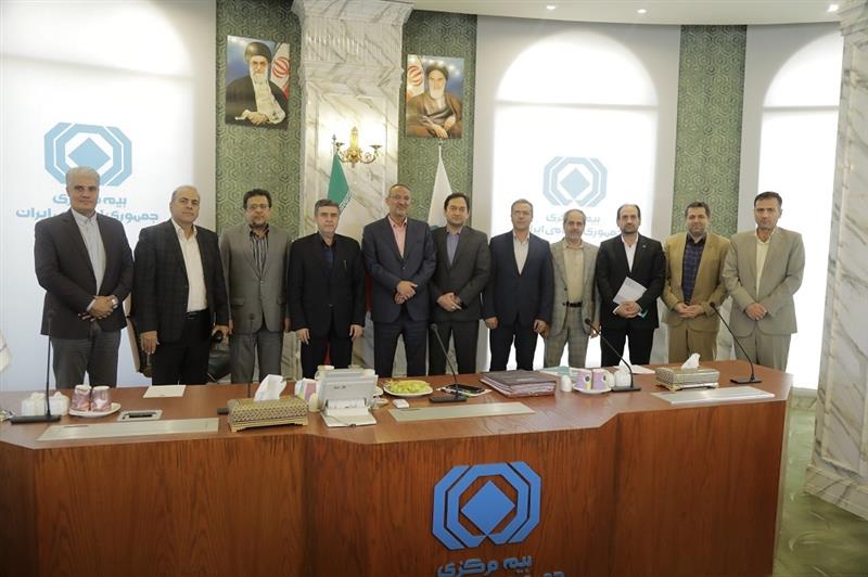 به گزارش خبر انرژی به نقل از اداره کل روابط عمومی و امور بین الملل بیمه مرکزی، دکتر علی استاد هاشمی در دیدارهای جداگانه با مدیران عامل و اعضای هیات مدیره شرکت های بیمه ایران، آسیا، دانا، معلم و ملت ضمن اعلام این مطلب افزود: تقویت تعامل بین نهاد ناظر و شرکت های بیمه در کنار تسهیل گری مقررات و اصلاح آیین نامه ها به ارتقای سطح کیفیت خدمات صنعت بیمه منتهی می شود.