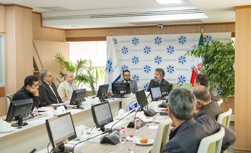 به گزارش خبر انرژی ، رئیس کمیسون حکمرانی سازمانی اتاق تهران با بیان این مطلب در نشست اعضای کمیسیون با اشاره به «پروژه تعامل با اعضای اتاق» گفت: در این پروژه، وضعیت اعضا باید براساس کسب‌وکارها با جهت‌گیری کسب‌وکارهای خانوادگی بررسی شود زیرا غالب اعضای اتاق دارای کسب‌وکارهای خانوادگی هستند و این دسته از کسب‌وکارها، مشکلات و گرفتاری‌های حکمرانی مشترکی دارند.