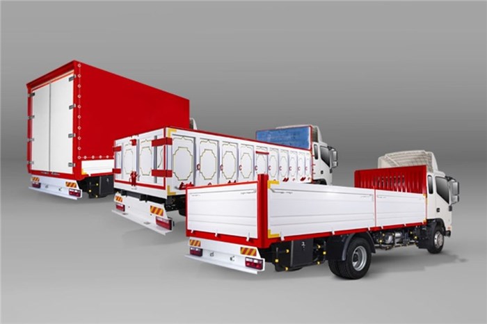 به گزارش خبر انرژی به نقل از صداوسیما،  نوید سلیمی رئیس انجمن کاربری سازان ایران در نشست کارشناسی میز صنعت خبرگزاری صدا و سیما افزود:کاربری سازان، تولیدکننده انواع کاربری پشت کامیونی و حمل جاده‌ای هستند که هزار و 200 واحد کوچک و بزرگ با اشتغالزایی 7 هزار نفر کاربری‌های صنعت حمل و نقل سوخت، مواد فاسد شدنی، مواد غذایی و حمل و نقل فله بار را تولید می‌کنند که از این تعداد 140 واحد تولیدی توانسته استاندارد‌های لازم را رعایت کند و زیر مجموعه انجمن کاربری سازان قرار گیرند.