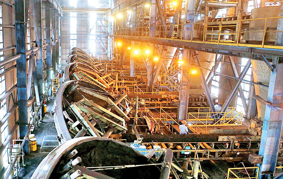 به گزارش خبرانرژی: علی رضایی| از این رو در نظر گرفتن بسته‌های تشویقی برای مشترکان سیاست کارآمدی است که وزارت نیرو اتخاذ کرده و بی‌تردید همراهی موثر مشترکان و جلب مشارکت آنها در مدیریت مصرف انرژی می‌تواند کشور را در عبور از شرایط ناشی از اوج مصرف انرژی برق در تابستان یاری دهد.