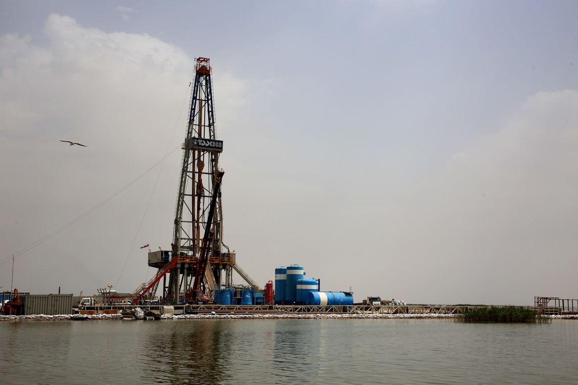 به گزارش خبر انرژی به نقل از شرکت مهندسی و توسعه نفت، ابوذر شریفی با اشاره به اینکه نفت تولیدی از این چاه‌های جدید پس از تجمیع در واحدهای جمع‌آوری نفت به واحد تفکیک‌گر شمالی میدان انتقال می‌یابد، افزود: در این واحد پس از جداسازی گاز، نفت خروجی پس از فشارافزایی با پمپ‌های موجود، از طریق دو خط لوله‌ نفت و گاز احداث‌شده در اندازه‌های به‌ترتیب ۲۰ و ۲۶ اینچ در مسیری به‌طول ۱۸ کیلومتر به مبادی صادراتی منتقل می‌شود.