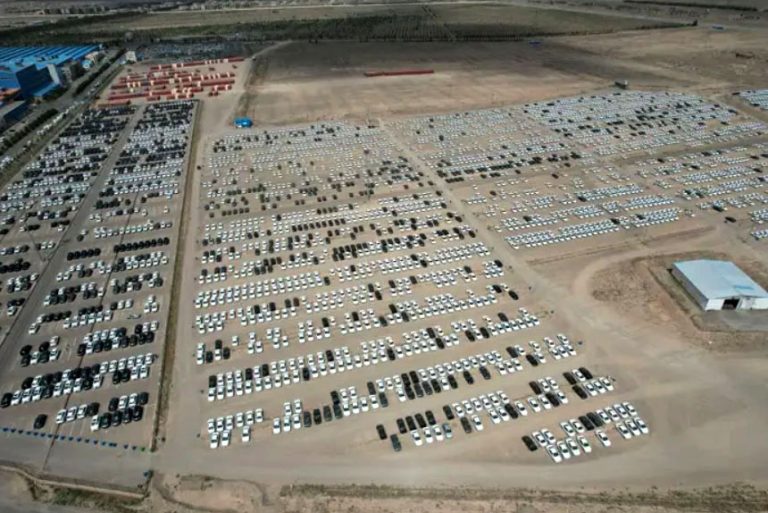 به گزارش خبر انرژی به نقل از مهر، بررسی صورت‌های مالی شرکت ایران خودرو در کدال نشان می‌دهد که این شرکت در فروش برخی از محصولات خود طی ۶ ماه نخست امسال دست به احتکار و یا دپو زده است.