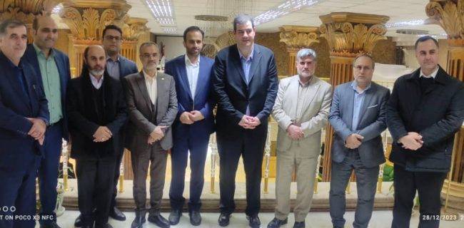 به گزارش خبر انرژی به نقل از نگاه شمال، محمد حسین واثق کارگرنیا رئیس شورای اسلامی شهر رشت در این دیدار با معرفی اعضای شورای رشت به رایزن اول فرهنگی ترکیه اظهار کرد: بار دیگر خیر مقدم می گویم و امیدوارم طی این ایامی که در رشت حضور داشتید توانسته باشیم پذیرایی خوبی از شما انجام دهیم و از نخستین سفری که در ابتدای شروع فعالیتتان در کشور ایران دارید خاطره خوبی برایتان رقم خورده باشد.