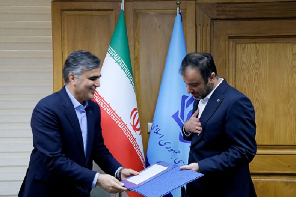   به گزارش خبر انرژی به نقل از روابط عمومی بانک مرکزی، دکتر فرزین رئیس‌کل بانک مرکزی ضمن قدردانی از زحمات خانم دکتر اشرفی مشاور و مدیرکل سابق هئیت عامل با صدور حکمی دکتر ابراهیمی را به عنوان مشاور و سرپرست مدیریت‌کل حوزه هیات عامل این بانک منصوب کرد.