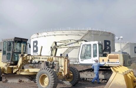 به گزارش خبر انرژی به نقل از منطقه شمال شرکت خطوط لوله و مخابرات نفت ایران، این آیین به‌صورت همزمان با دیگر پروژه‌های استانی انجام شد که با اجرای آن نیروگاه هزار مگاواتی آذرخش از طریق خط لوله ۸ اینچ نفت‌گاز به‌ طول ۳ هزار و ۲۰۰ متر به فشارشکن علی‌آباد و از طریق آن به خط لوله ۱۰ اینچ حمل فرآورده‌های نفتی علی‌آباد – شاهرود متصل می‌شود.