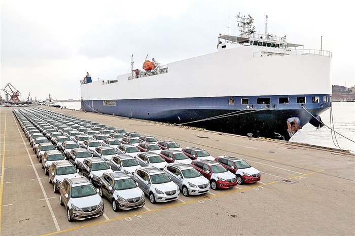 به گزارش خبر انرژی به نقل از دنیای اقتصاد، دولت پیش‌بینی کرده که در سال ۱۴۰۳ به میزان ۵۰۰میلیون دلار واردات خودرو به کشور انجام شود.