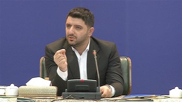 به گزارش خبر انرژی به نقل از روابط عمومی بانک مرکزی، دکتر محمدپور در دیدار با جمعی از صرافان، مهم ترین راهبرد بانک مرکزی در حوزه نظارت را مقررات گذاری، مجوزدهی و نظارت دانست و عنوان کرد:بانک مرکزی به درصدد استفاده از ظرفیت خود انتظام تشکلها برای پیشبرد اهداف نظارتی  در حوزه فعالیت صرافان، لیزینگ ها ، بانکها و صندوق ها است.