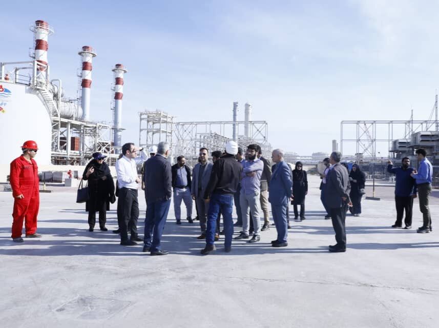 به گزارش خبر انرژِی به نقل از خبرنگار شانا، جمعی از مدیران و کارشناسان مرکز پژوهش‌های مجلس شورای اسلامی روز سه‌شنبه (۲۶ دی‌ماه) در سفر به استان بوشهر از تأسیسات نفتی واقع در جزیره خارک بازدید کردند.