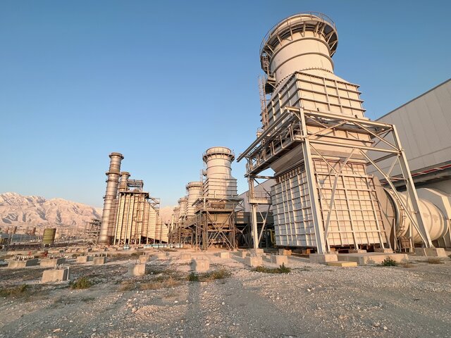 به گزارش خبرانرژی به نقل از ایسنا، محمد مهدی‌لو در جریان بازدید خبرنگاران از این پروژه، در نشست خبری با بیان اینکه قرارداد این نیروگاه در سال ۱۳۸۷ منعقد شد که شامل پنج واحد گازی بوده که هرکدام به ظرفیت ۱۶۲ مگاوات و دو واحد بخار هر کدام به ظرفیت ۱۶۰ مگاوات است، اظهار کرد: در مجموع این نیروگاه به نام ۱۱۳۰ مگاواتی مشهور است.