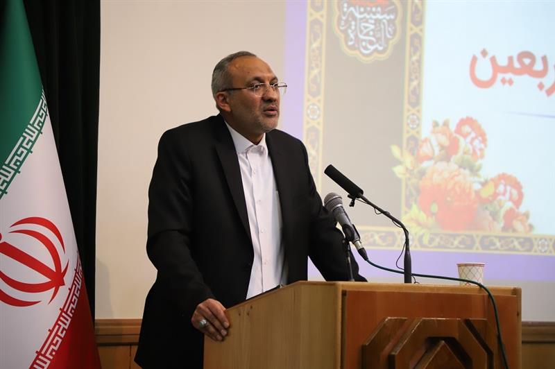 به گزارش خبر انرژی به نقل از اداره کل روابط عمومی و امور بین الملل بیمه مرکزی، دکتر استادهاشمی از بیمه اربعین به عنوان یک خدمت بزرگ و افتخار برای صنعت بیمه یاد کرد و گفت: خرسندیم که در کنار همه سازمانهای خدمتگزار اربعین حسینی، صنعت بیمه نیز توانسته است با ارائه خدمات مطلوب، سهمی در این حرکت بزرگ تمدنی جهان اسلام داشته باشد.