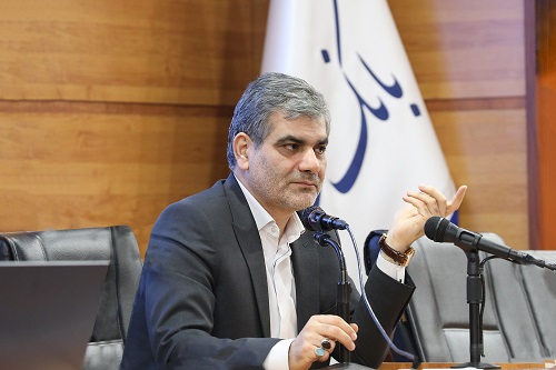 به گزارش خبر انرژی به نقل از روابط‌عمومی بانک سینا، غلامرضا فتحعلی، مدیرعامل بانک سینا در همایش آموزشی نظام بازاریابی که با حضور مدیران و رؤسای دوایر برنامه‌ریزی و بازاریابی مناطق برگزار شد، با بیان اینکه بازاریابی مؤثر باید منطبق بر تکنیک‌ها و قابلیت‌های مورد نیاز فضای کسب‌و کاری باشد، اظهار داشت: تمام کارکنان دوایر بازاریابی بانک سینا، باید حضور فعّال و اثرگذاری در فعالیت‌های اقتصادی بانک داشته باشند و با درک قابلیت‌ها و ظرفیت‌های موجود، در حوزه‌هایی که بانک حضور کمرنگی دارد، آن را شناسایی و تقویت کنند.