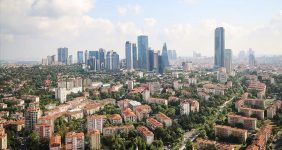 به گزارش خبرانرژی به نقل از وقایع‌نیوز: بیتا پورباقی| حدود پنج سال قبل بود که مرکز آمار ترکیه اعلام کرد؛ شهروندان عراقی یک‌هزار و ۹۸۷ واحد مسکونی در ترکیه خریده‌اند و براین اساس در صدر فهرست کشورهایی هستند که در مرزهای این همسایه شرقی ایران اقدام به خرید ملک می‌کنند.