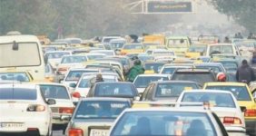 به گزارش خبر انرژی به نقل از صدا وسیما، مهدی چمران در حاشیه دویست و شانزدهمین جلسه شورای اسلامی شهر تهران در جمع خبرنگاران با تاکید بر اینکه خودروهای با پلاک شهرستانها نباید در تهران فعالیت کنند، خاطرنشان کرد: برخی در اتومبیل خود استراحت میکنند که تعداد بالای این خودروها منجر به ازدحام میشود.