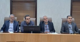 به گزارش خبر انرژی ،به نقل از بانک ملی ایران، معاون بانکداری جامع در این نشست که احمد ملکی راد مدیر امور شعب منطقه یک،علی اشرف یوسفی قیاسی مدیر امور شعب منطقه دو کشور و حمید صفای نیکو رئیس اداره امور شعب استان خراسان رضوی و همزمان روسای برخی ادارات امور شعب به صورت وبیناری حضور داشتند،با تاکید بر حداکثر بهره مندی مدیران و همکاران بانک از فرصت های طرح پذیرنده ملی در راستای نیل به اهداف عملیاتی تعیین شده، از همکاران خواست نسبت به برنامه ریزی دقیق و تصمیم گیری بر اساس بازخوردها، همت ویژه داشته باشند.