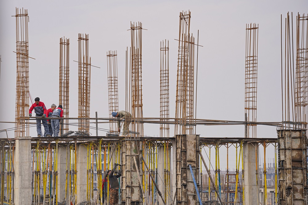 به گزارش خبر انرژی به نقل از صنعت‌صنف، طرح نهضت ملی مسکن قم از حدود 2 سال پیش کار خود را در زمینی به مساحت 560 هکتار در شهرک پردیسان آغاز کرد که علاوه‌بر آن در سایت‌های ۲۲، ۲۷ و ۱۷ هکتاری نیز واحدهای مسکونی به صورت آپارتمانی در حال احداث است.