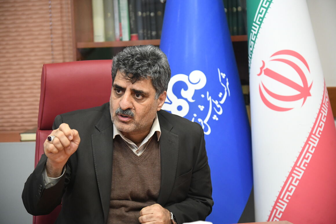 به گزارش خبرانرژی ، جعفر سالاری‌نسب در گفت‌وگو با خبرنگار شانا با اشاره به ازدحام در بعضی جایگاه‌های عرضه سوخت پس از حمله‌های موشکی ایران به رژیم صهیونیستی در شامگاه شنبه (۲۶ فروردین‌ماه) اظهار کرد: عرضه سوخت در جایگاه‌های سراسر کشور طبق روال عادی در حال انجام است و کمبودی در زمینه ذخایر و موجودی جایگاه‌ها وجود ندارد.