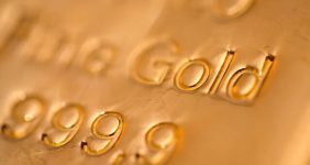 به گزارش خبرانرژی به نقل از ایسنا، بهای هر اونس طلا ۰.۱ درصد افزایش یافت و به ۲۳۰۰ دلار و ۵۳ سنت در هر اونس رسید، پس از اینکه در اوایل جلسه به رکورد ۲۳۰۲ دلار و ۲۹ سنت رسید.