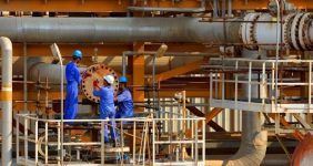 به گزارش خبرانرژی به‌ نقل از شرکت مجتمع گاز پارس جنوبی، فریدون حیدری با بیان اینکه تعمیرات اساسی امسال طبق برنامه‌ریزی، چهارم اردیبهشت از پالایشگاه دوازدهم پارس جنوبی کلید خورده است، گفت: حفظ پایداری و تولید حداکثری مشابه ماه‌های سرد سال با رعایت دقیق دستورعمل‌های ایمنی از اولویت‌های مجتمع است.