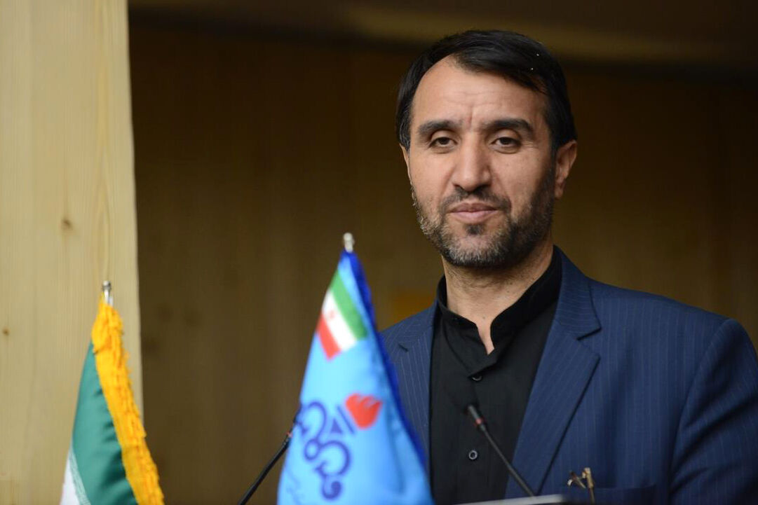 به گزارش خبرانرژی به نقل از به‌نقل از شرکت ملی صنایع پتروشیمی، مرتضی شاهمیرزایی روز شنبه (پنجم خرداد) در آیین یادبود هفتمین روز شهادت آیت‌الله سید ابراهیم رئیسی و همراهان ایشان بیان کرد: با توجه به منویات مقام معظم رهبری، شرکت ملی صنایع پتروشیمی متعهد است مسیر توسعه و پیشرفت این صنعت را با اهتمام و روحیه ملی خود هموار کند تا با همکاری همه بخش‌ها و ارکان، اهداف و برنامه‌های این صنعت در سال جهش تولید محقق شود.